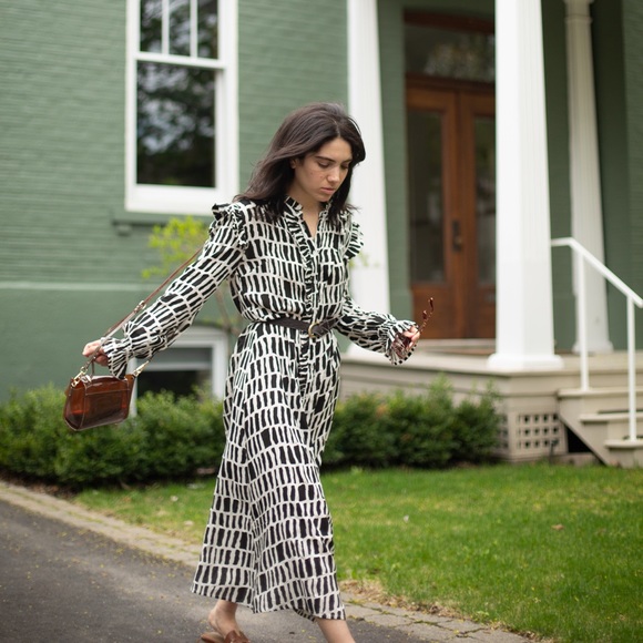 Black and white printed long sleeves midi dress - Picture 5 of 7